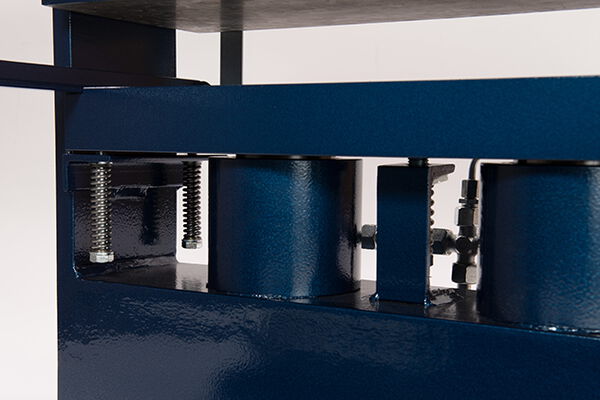 Prägepresse für Kfz-Kennzeichen